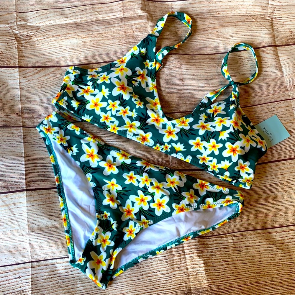 NWT Cupshe sz M green floral bikini